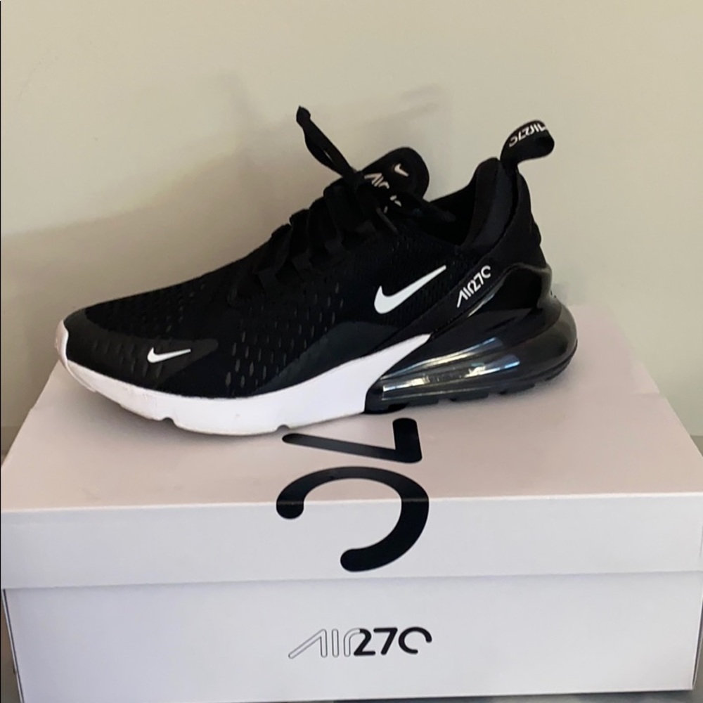 Nike 270s